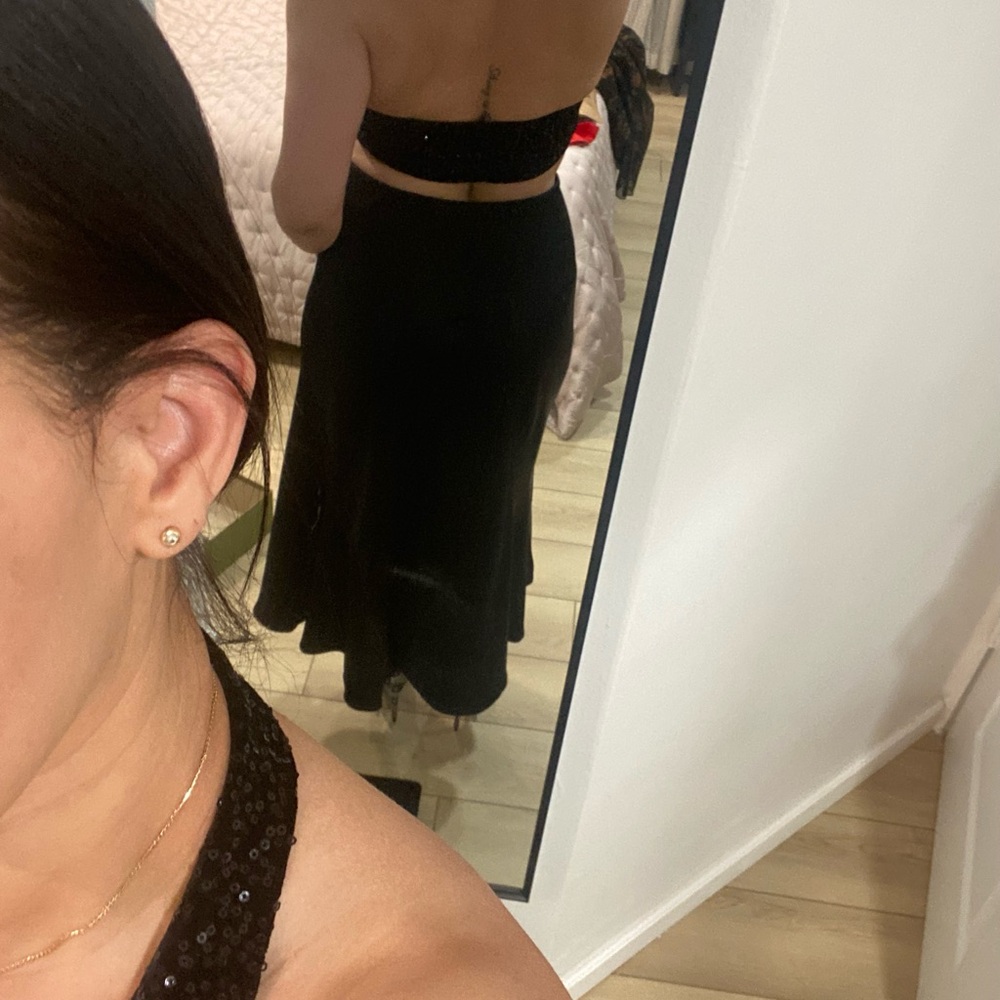 Elegant Black Women's Skirt
